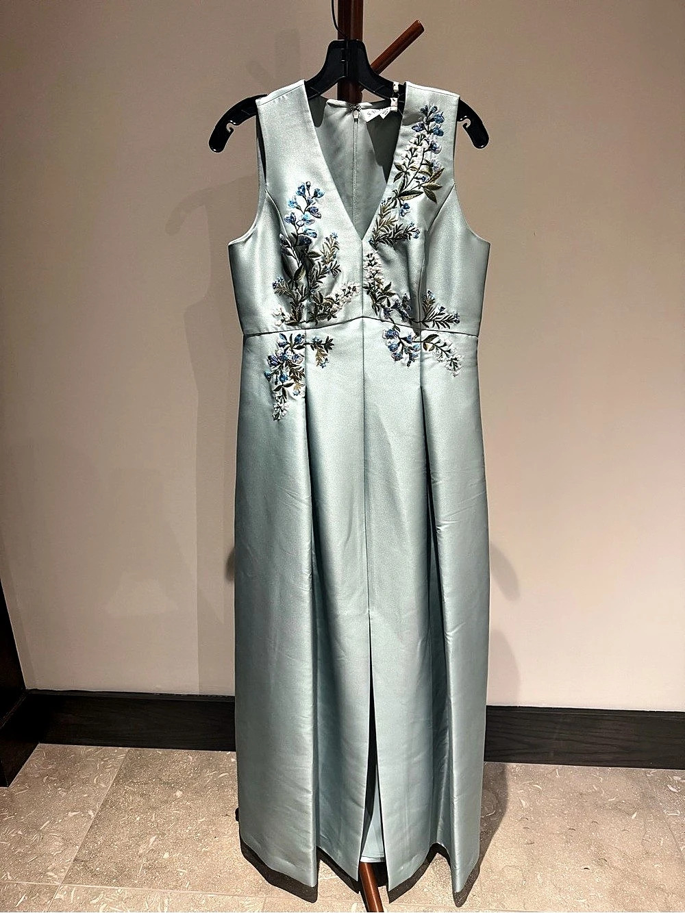 Sachin & Babi Embroidered Brooklynne Gown Floral Maxi Dress Green & Blue Size 8